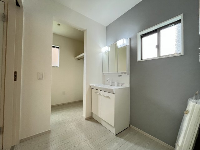 【洗面所】 | 福岡市南区大平寺2丁目4期　1号棟（全3棟）【仲介手数料無料・0円】 | 現地写真。