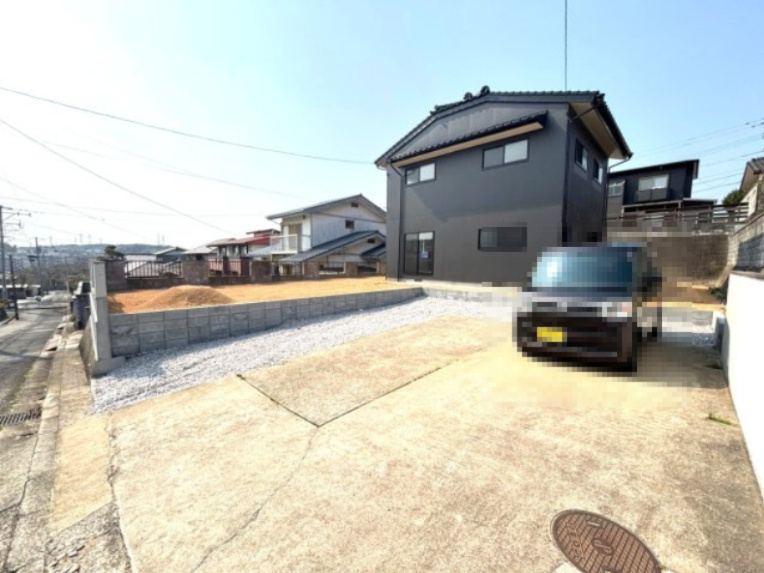 東小羽山町2丁目の駐車場