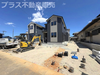 【外観】 | 現地写真。プラス不動産販売なら、現場の全ての棟をまとめてご見学頂けます。