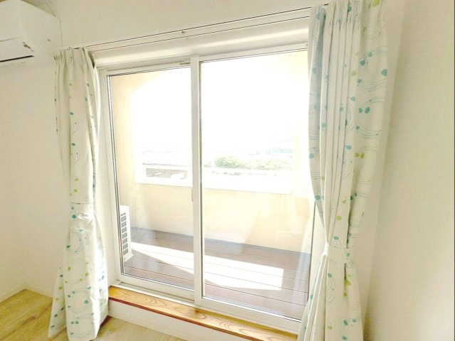 糟屋郡宇美町大字井野 中古戸建の洋室|バルコニーからの出入りができる約6.3帖の洋室です！