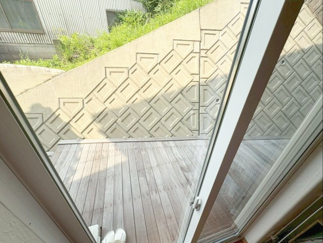 糟屋郡宇美町大字井野 中古戸建の設備|リビングからウッドデッキスペースへ！