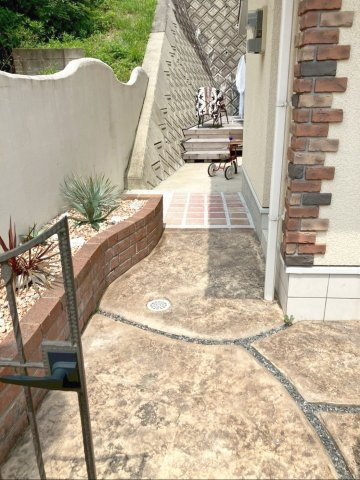 糟屋郡宇美町大字井野 中古戸建の外観|外からの視線を程よく遮る、門扉付きです！