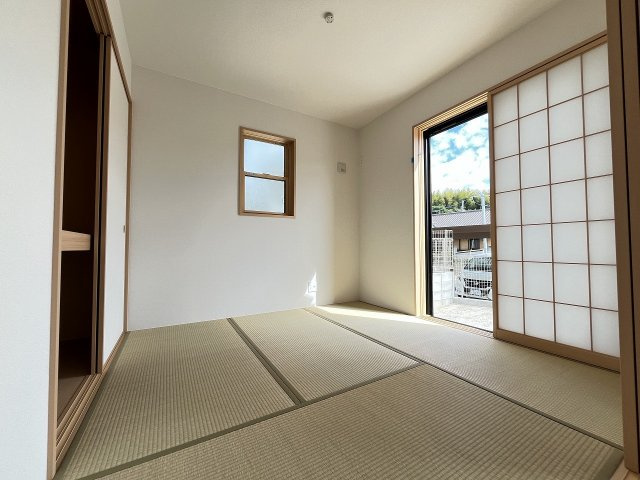 【和室】 | 糟屋郡第1宇美町神武原1丁目　1号棟（全3棟）【仲介手数料無料・0円】 | 現地写真。1階和室です。