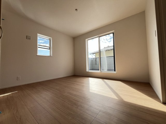 【寝室】 | 糟屋郡第1宇美町神武原1丁目　1号棟（全3棟）【仲介手数料無料・0円】 | 現地写真。