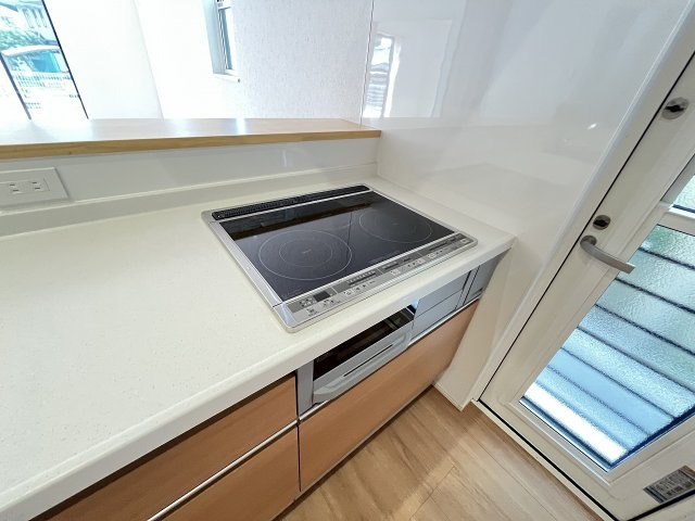 【キッチン】 | 糟屋郡第1宇美町神武原1丁目　1号棟（全3棟）【仲介手数料無料・0円】 | 現地写真。