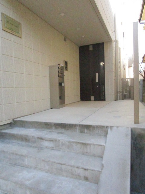 クレールシスイのエントランス|オートロック付きのエントランス