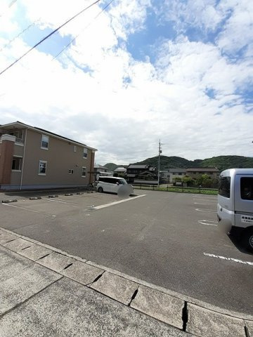 アウローラの駐車場