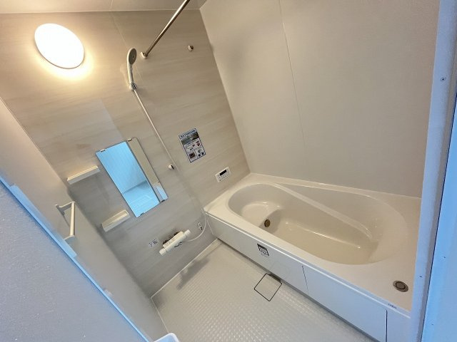 【浴室】 | 福岡市南区大平寺2丁目4期　3号棟（全3棟）【仲介手数料無料・0円】 | 現地写真。浴室です。