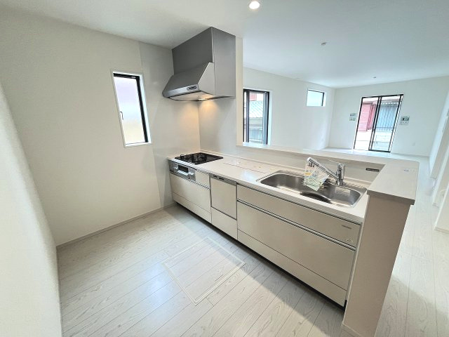 【キッチン】 | 福岡市南区大平寺2丁目4期　3号棟（全3棟）【仲介手数料無料・0円】 | 現地写真。