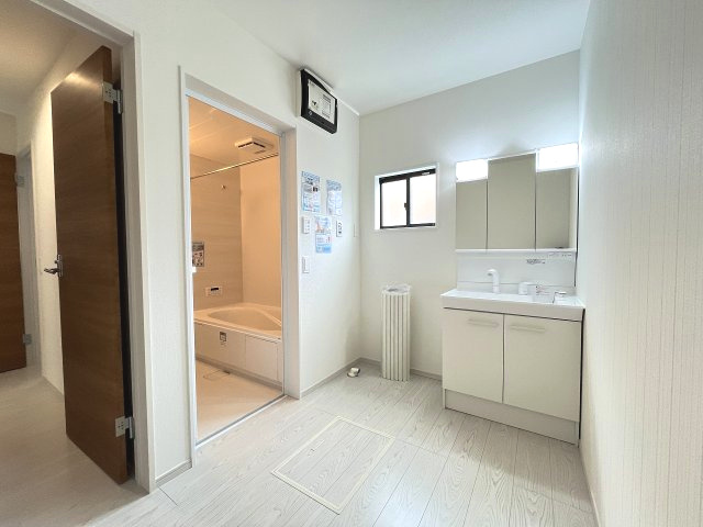 【洗面所】 | 福岡市南区大平寺2丁目4期　3号棟（全3棟）【仲介手数料無料・0円】 | 現地写真。