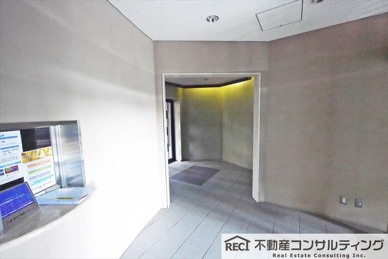 ステイツ岡本ANNEXのエントランス