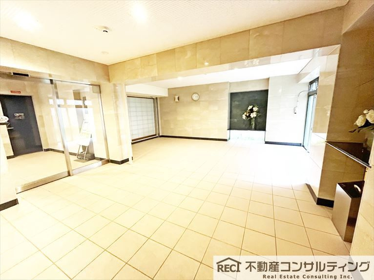 ビューネ西宮五段坂のエントランス