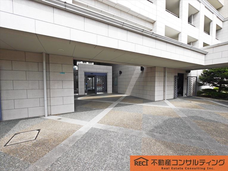 ジークレフ西宮武庫川館 アビエス館のエントランス
