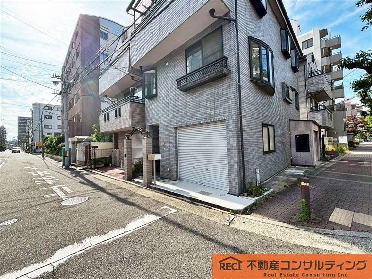 西宮市本町　中古戸建の前面道路含む現地写真