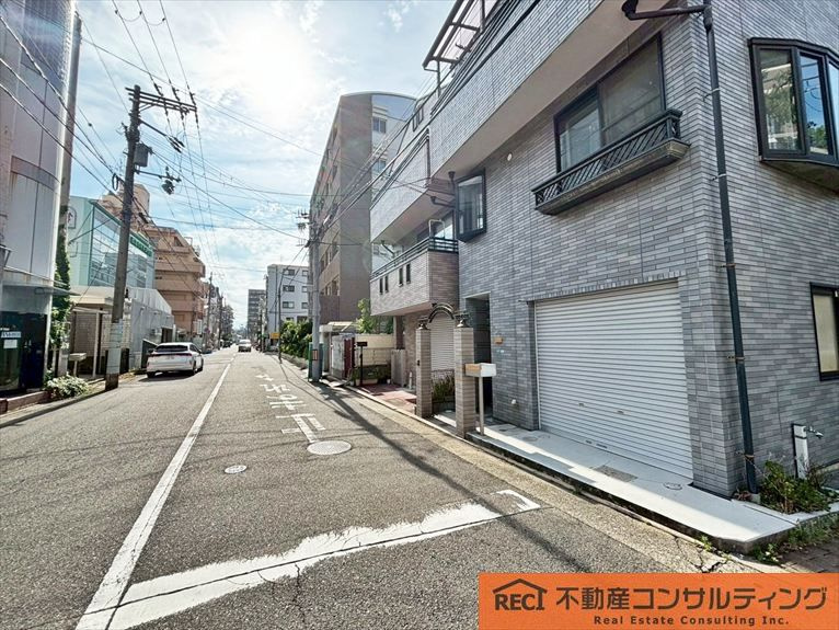 西宮市本町　中古戸建の前面道路含む現地写真