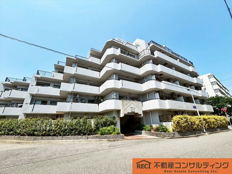 グランドヴィラ西宮の外観