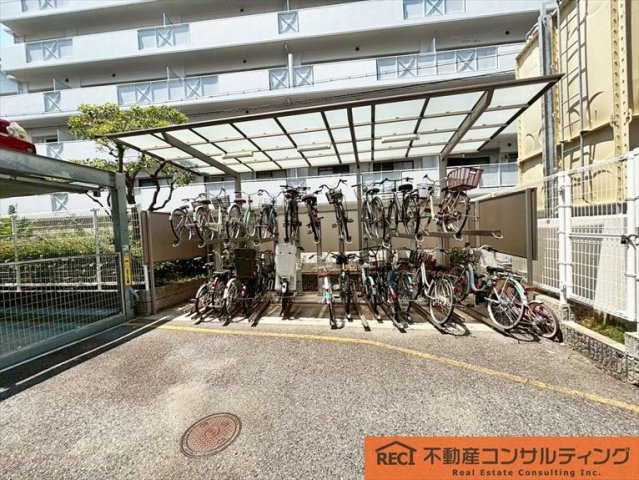 グランドヴィラ西宮の駐車場|駅までフラットな道のりで移動も楽々