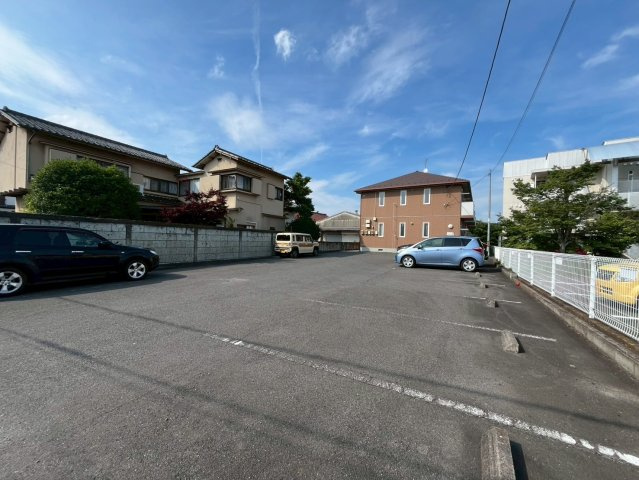 ロイヤルプラザの駐車場