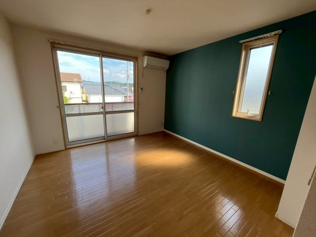 ロイヤルプラザの居間・リビング