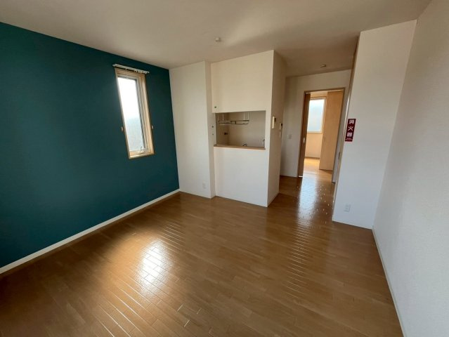 ロイヤルプラザの居間・リビング