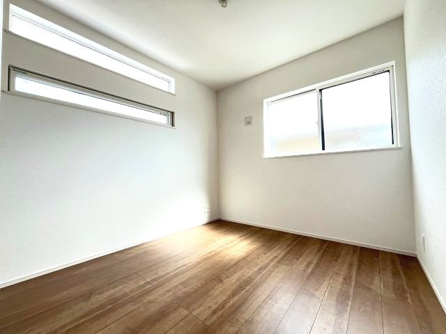 【子供部屋】 | 糟屋郡第1宇美町神武原1丁目　3号棟（全3棟）【仲介手数料無料・0円】 | 現地写真。