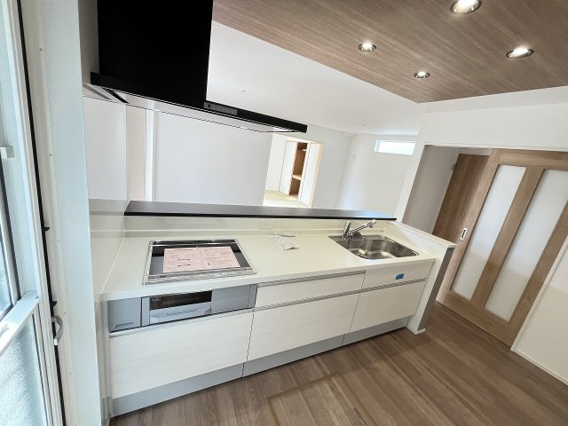 【キッチン】 | 糟屋郡第1宇美町神武原1丁目　3号棟（全3棟）【仲介手数料無料・0円】 | 現地写真。