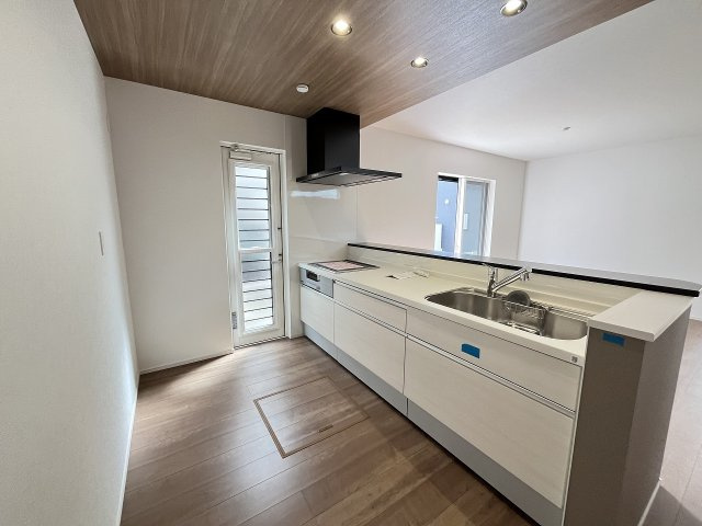 【キッチン】 | 糟屋郡第1宇美町神武原1丁目　3号棟（全3棟）【仲介手数料無料・0円】 | 現地写真。