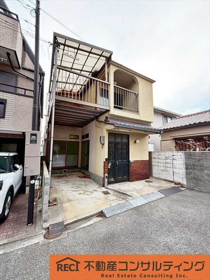 西宮市浜甲子園3丁目　中古戸建の駐車場