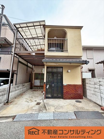 西宮市浜甲子園3丁目　中古戸建の駐車場