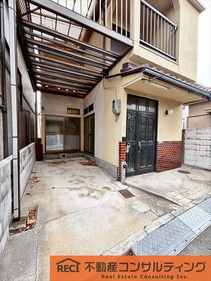 西宮市浜甲子園3丁目　中古戸建の駐車場|駅まで平坦