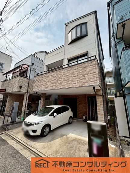 西宮市宮前町　中古戸建の外観|近隣にはスーパーあり