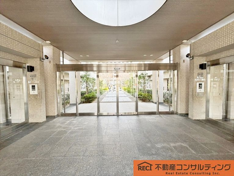 摩耶シーサイドプレイスイースト1番館のエントランス