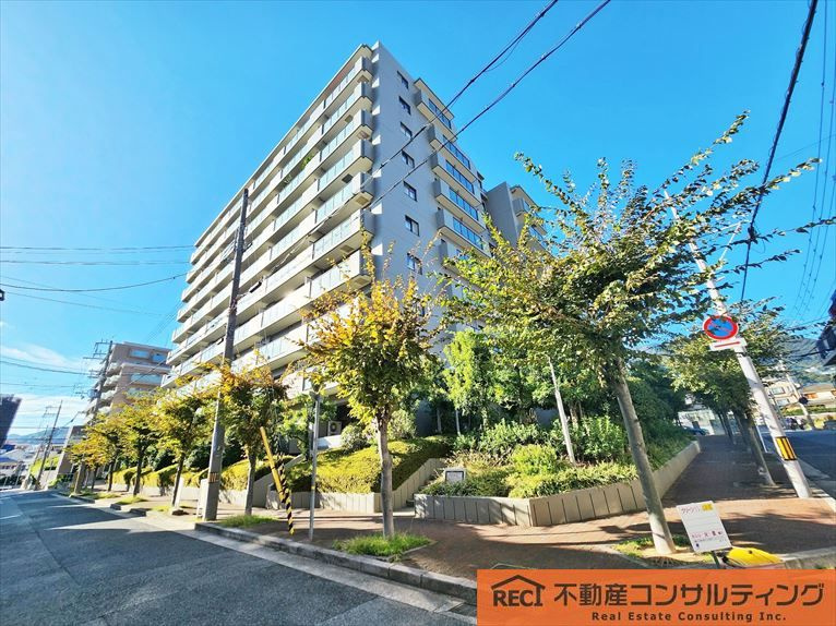 ファミール六甲の外観