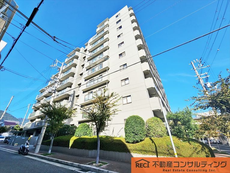 ファミール六甲の外観