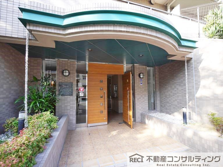 苦楽園ガーデンハウスのエントランス