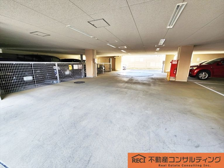 ザ・パークハウス甲子園若草町の駐車場