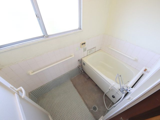 近鉄東生駒ガーデンハイツI棟の浴室