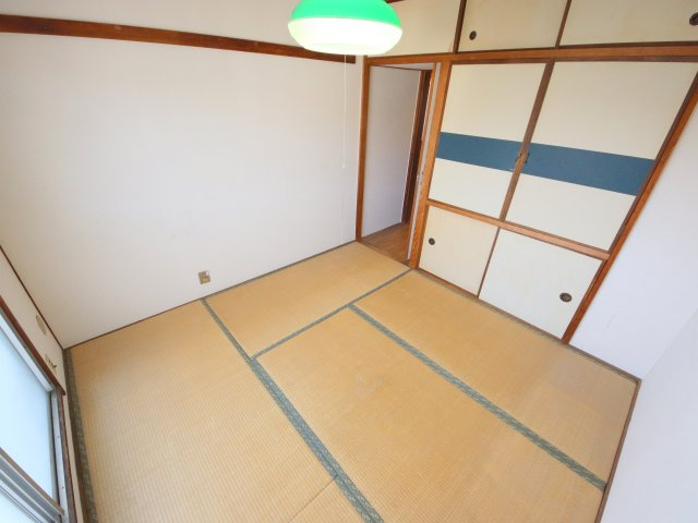 近鉄東生駒ガーデンハイツI棟の和室