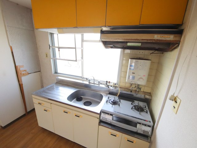 近鉄東生駒ガーデンハイツI棟のキッチン