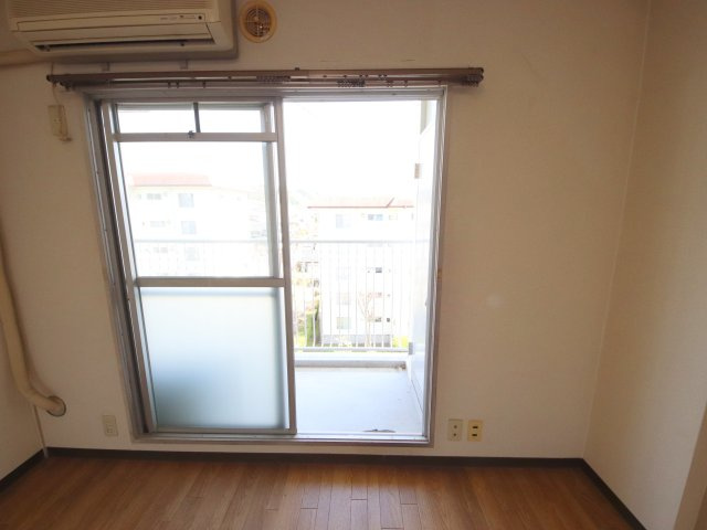 近鉄東生駒ガーデンハイツI棟の内装