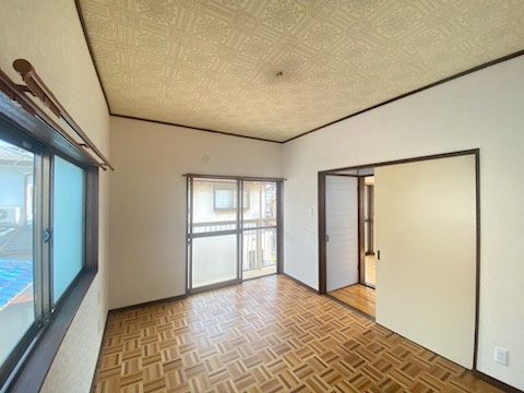 西城南戸建の居間・リビング