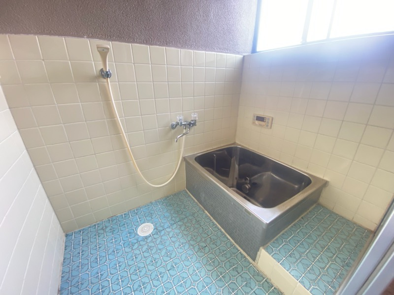 西城南戸建の浴室