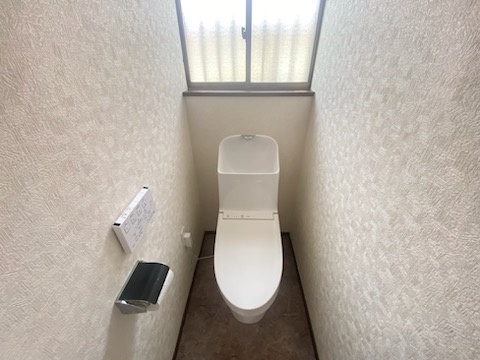 西城南戸建のトイレ