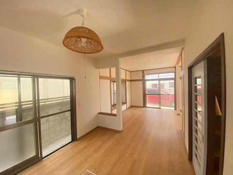 西城南戸建の居間・リビング