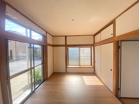 西城南戸建の居間・リビング