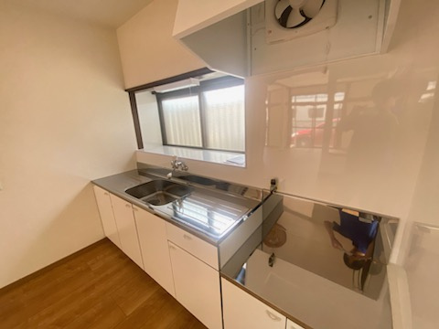 西城南戸建のキッチン