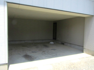 【駐車場】 | ガレージ付き