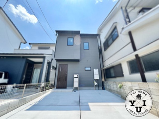 【外観】 | 伏見区石田内里町　新築戸建 | 最寄り駅は地下鉄『石田駅』徒歩4分。スーパーやコンビニが徒歩圏内に点在しているので毎日のお買物がスムーズ。