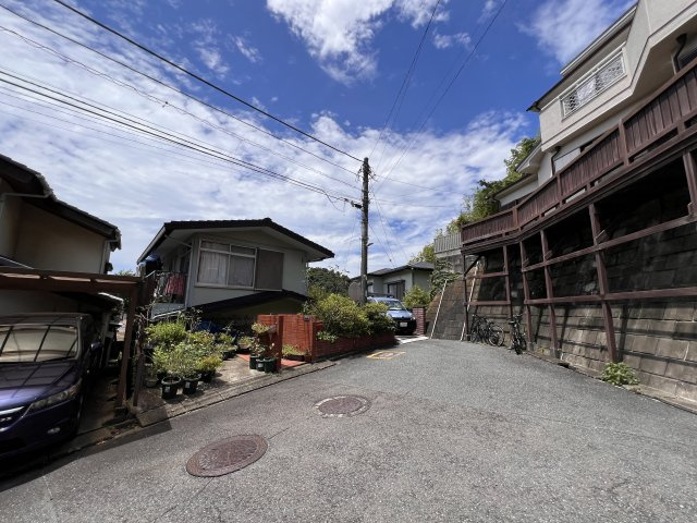 緑に囲まれた環境　4LDKの周辺|住宅街