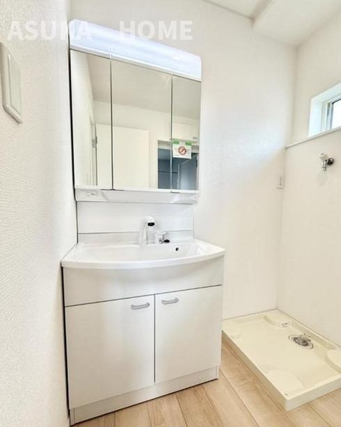 旭区金が谷新築戸建の独立洗面台|独立洗面台です